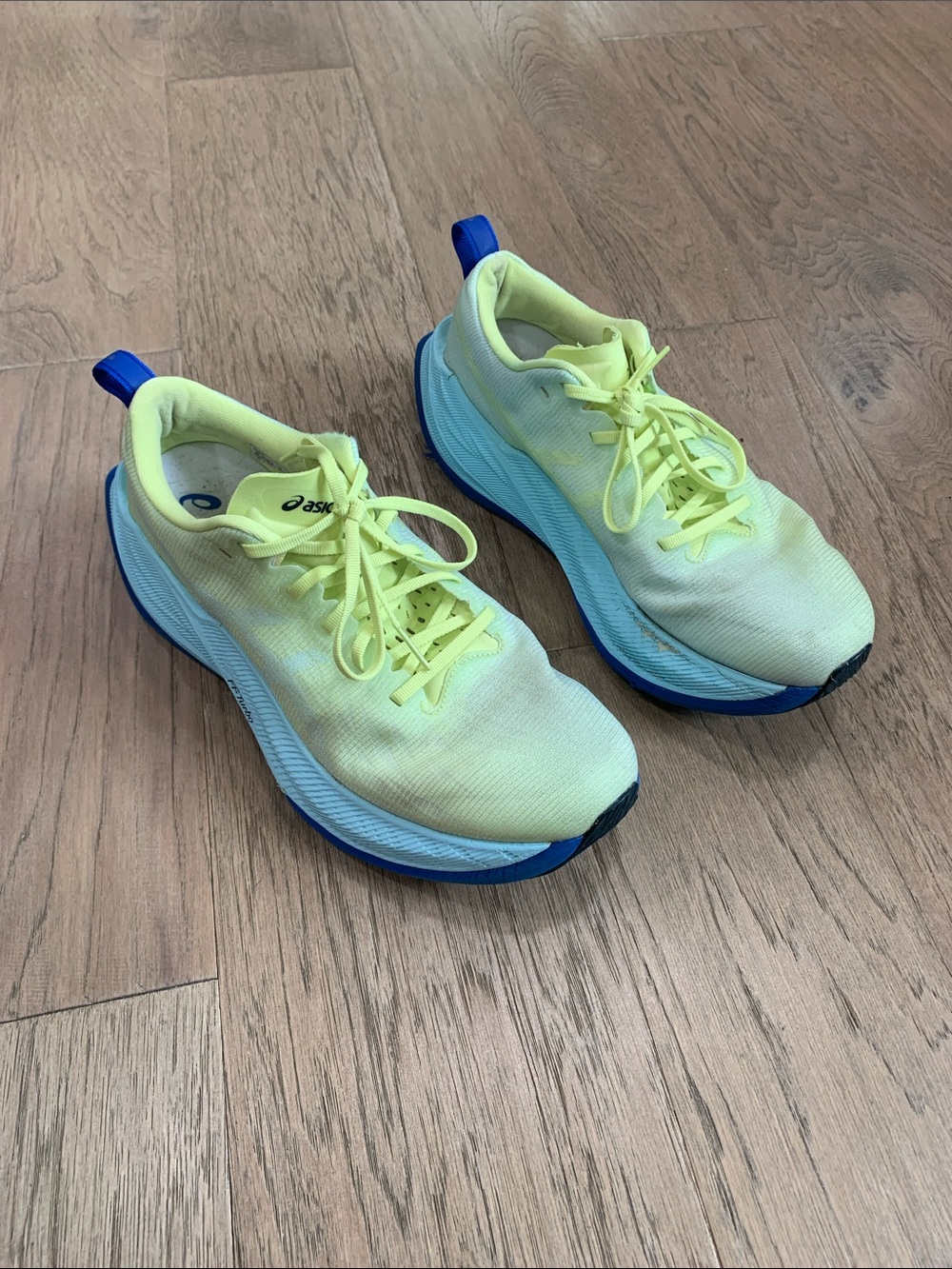 ASICS Superblast Glow Yellow Aquamarine Size 9